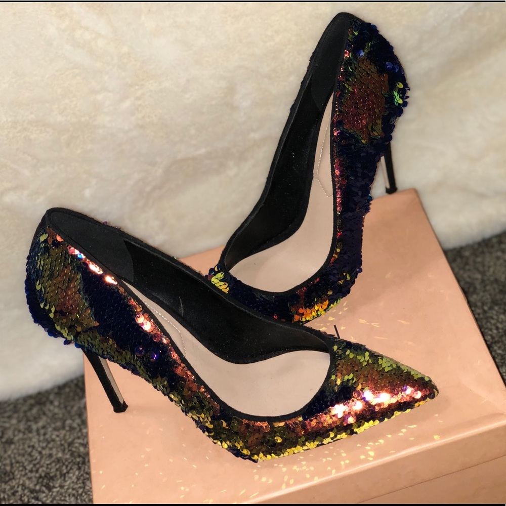 Pumps - Picture 3 of 6